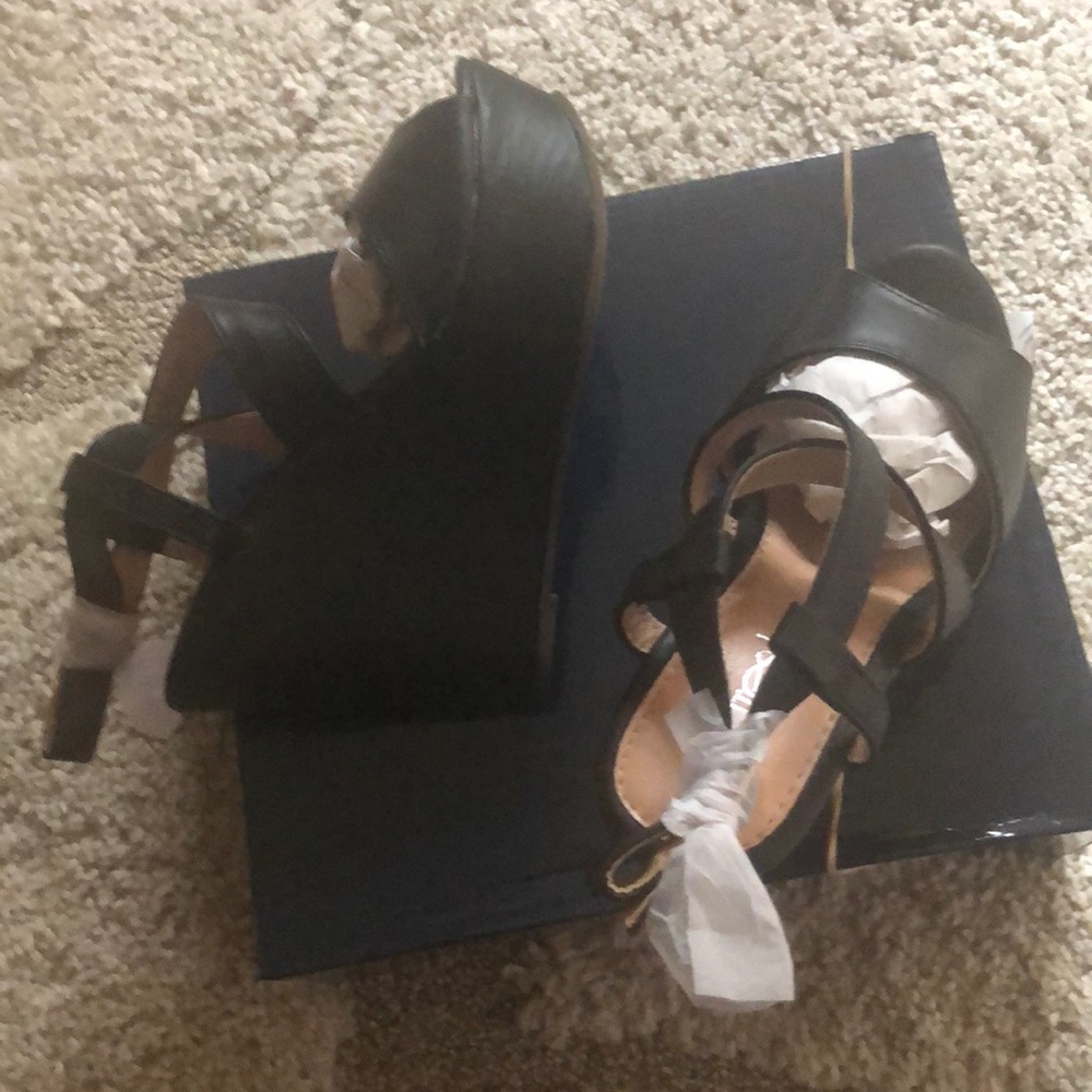 Black high heel wedge shoes, 4” heel